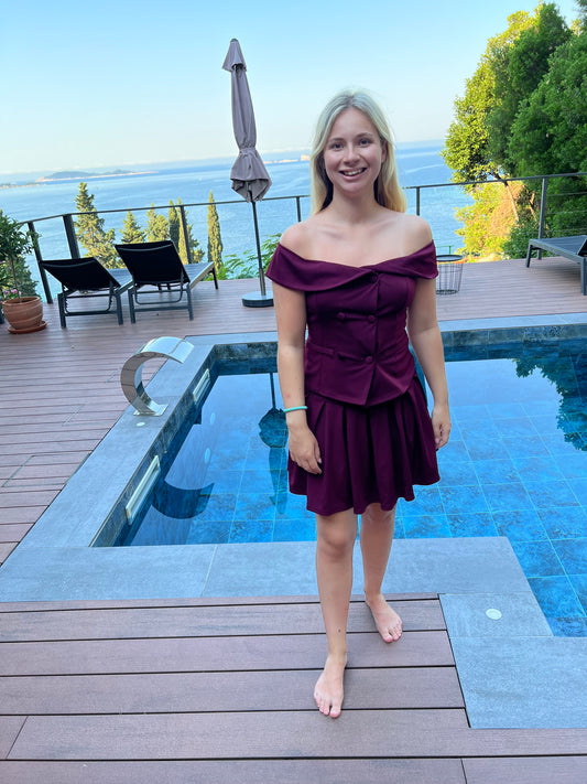 Off-shoulder blazer med nederdel