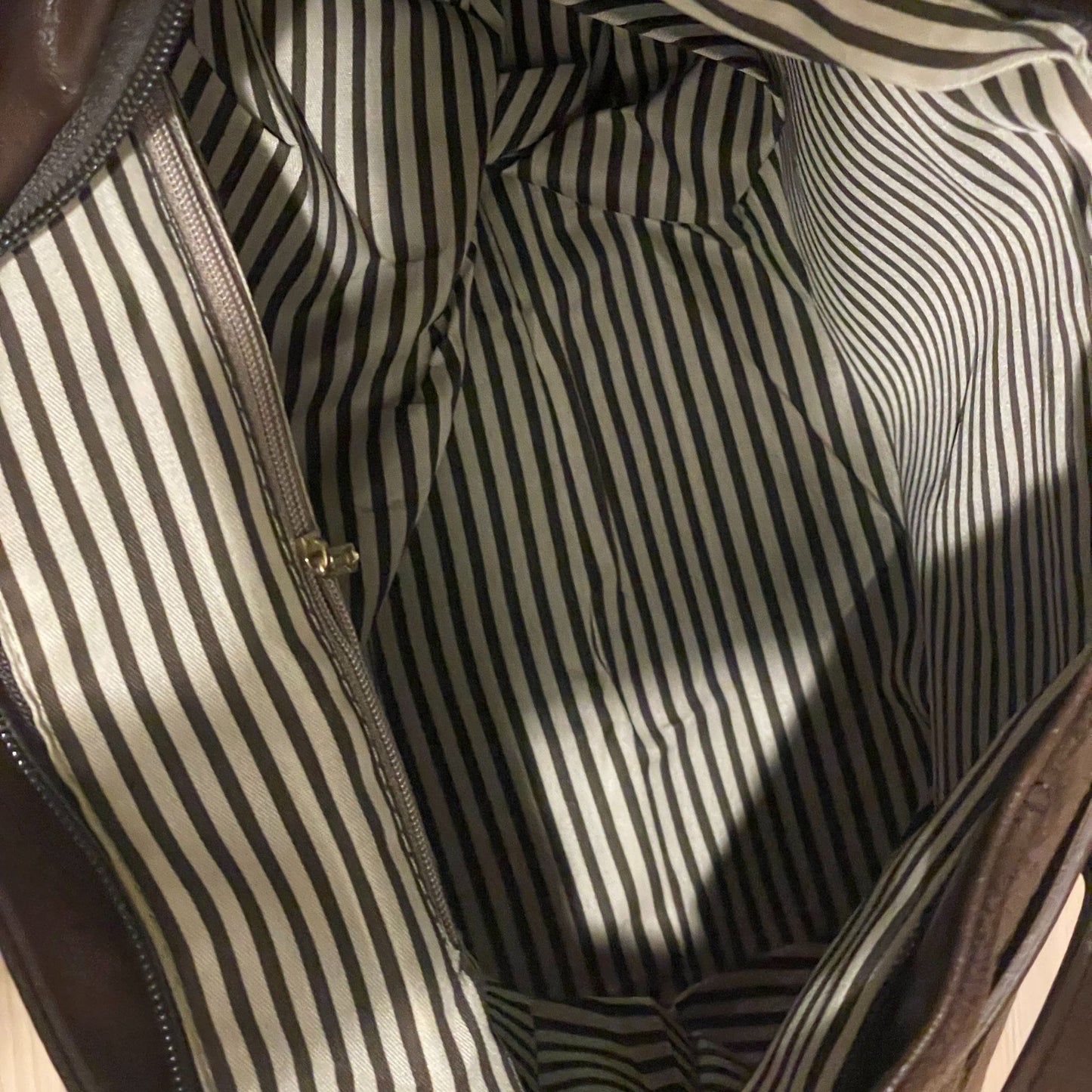 Freja – Klassisk skuldertaske i brun