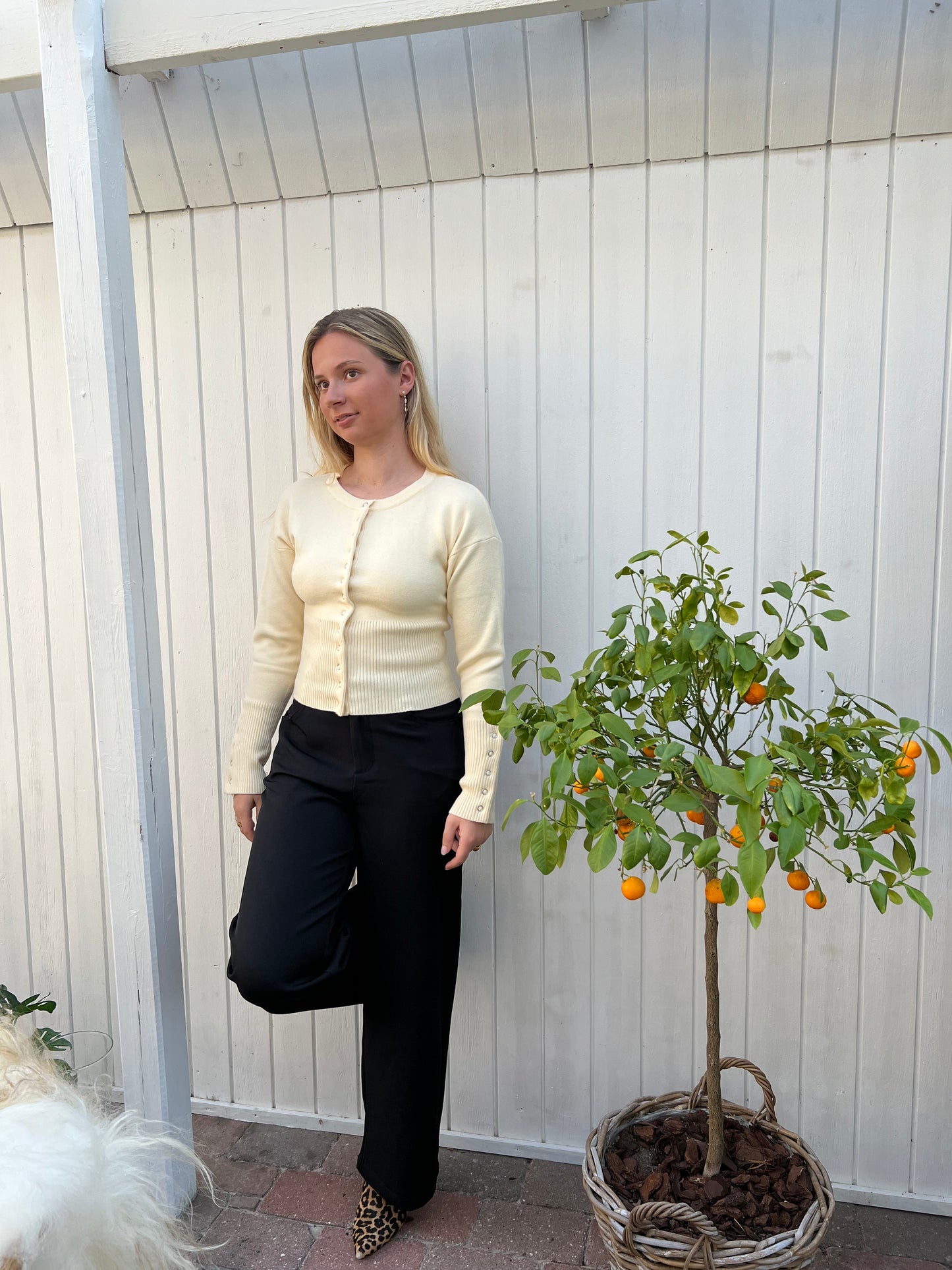 Strikcardigan med knaplukning