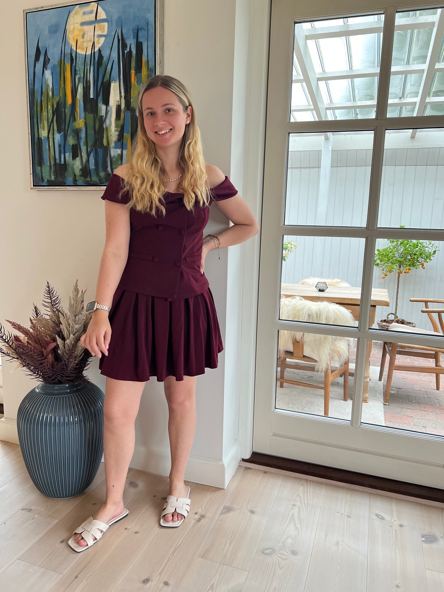 Off-shoulder blazer med nederdel