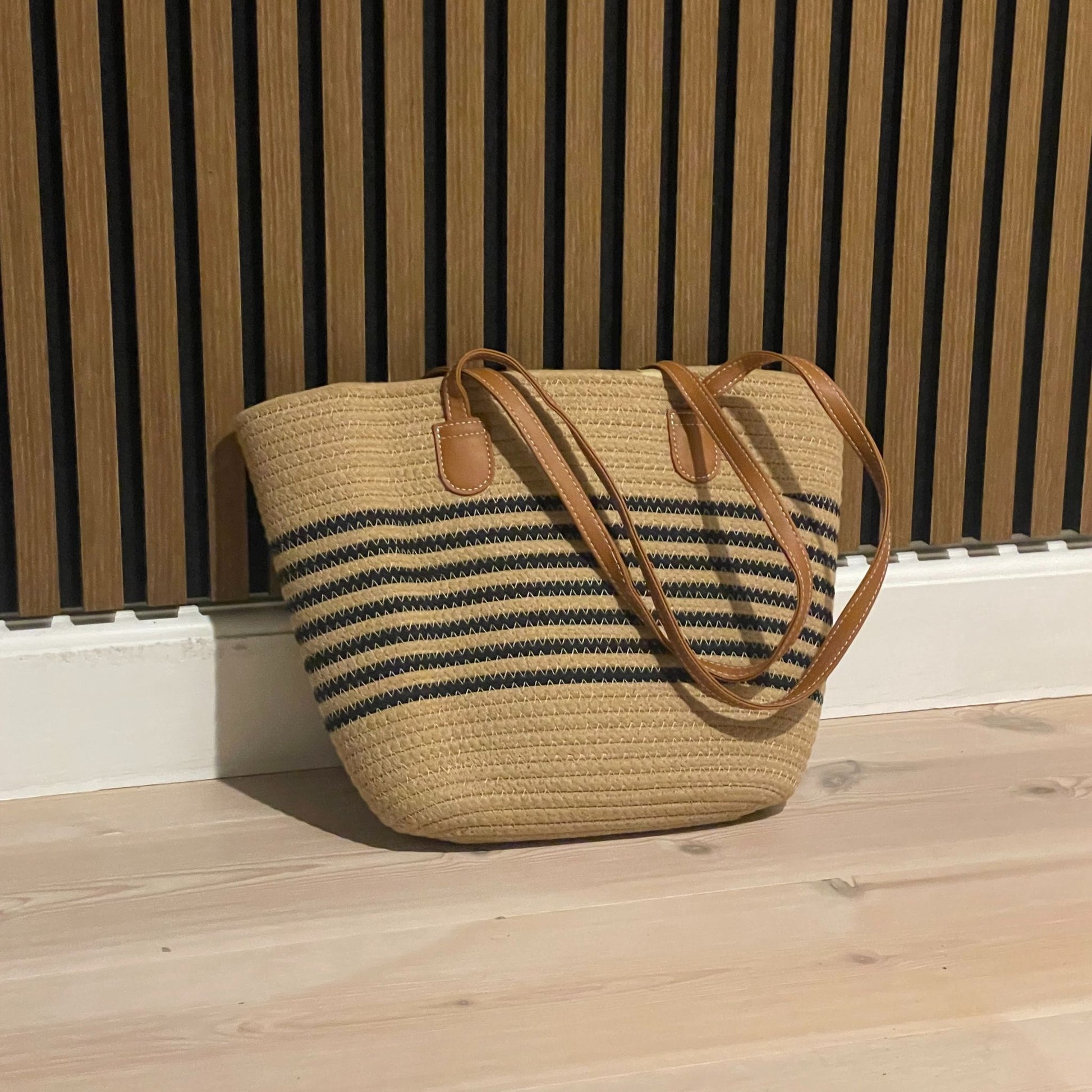 Elvira – Stribet taske i naturmateriale