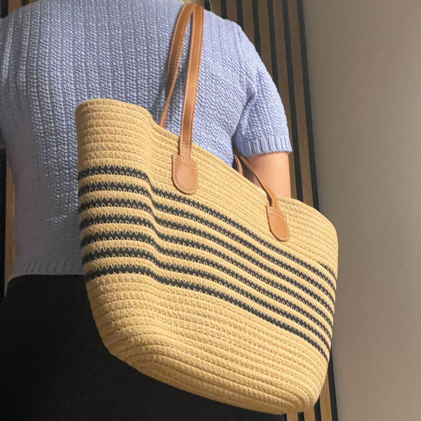 Elvira – Stribet taske i naturmateriale