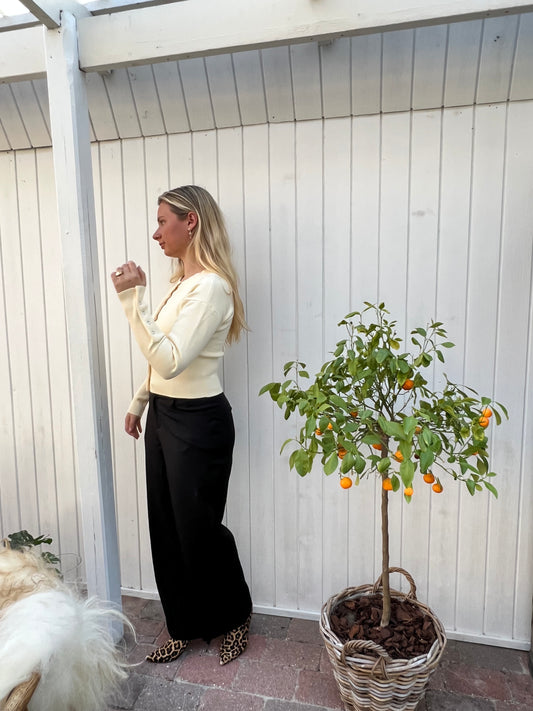 Strikcardigan med knaplukning