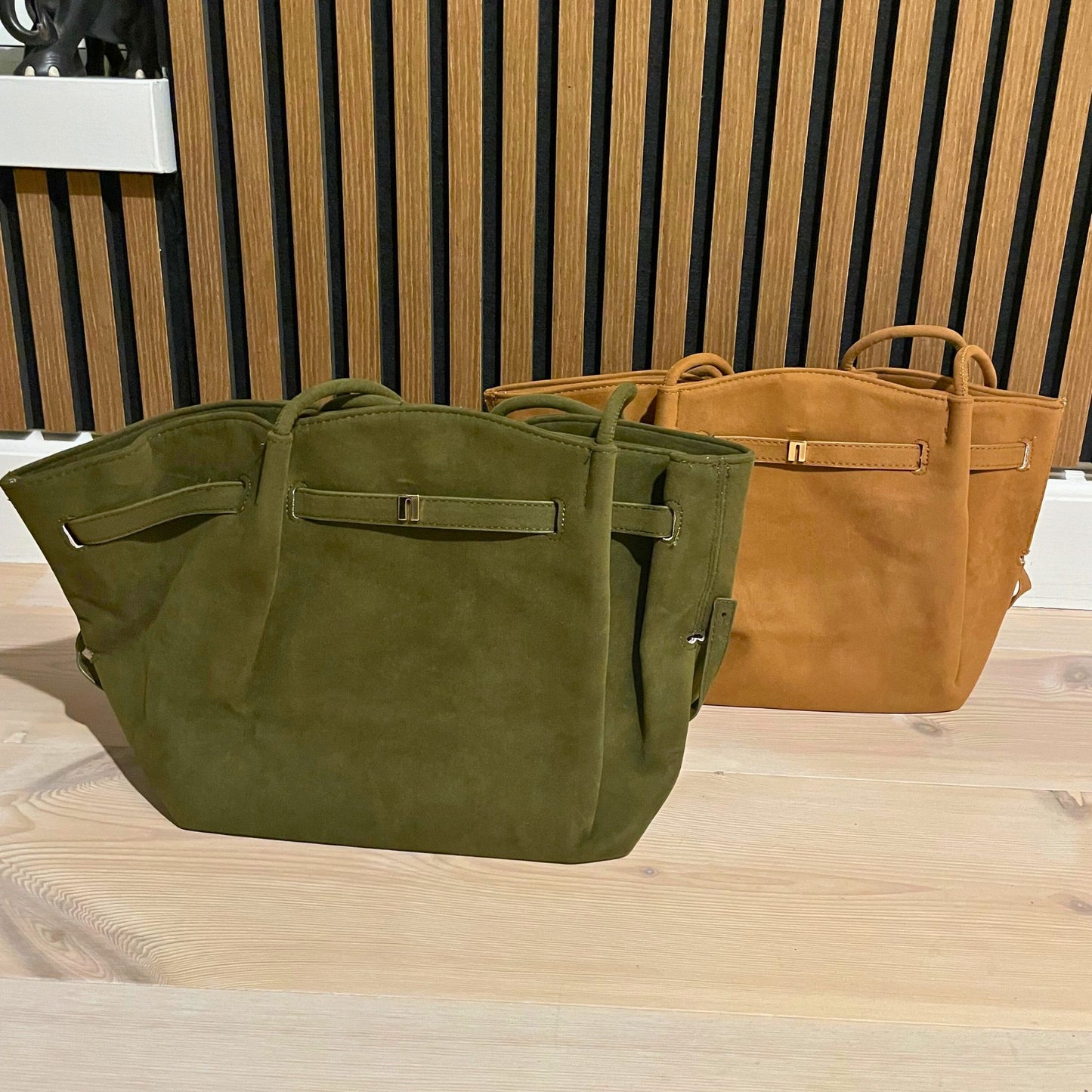 Maja – Elegant taske i ruskind-look